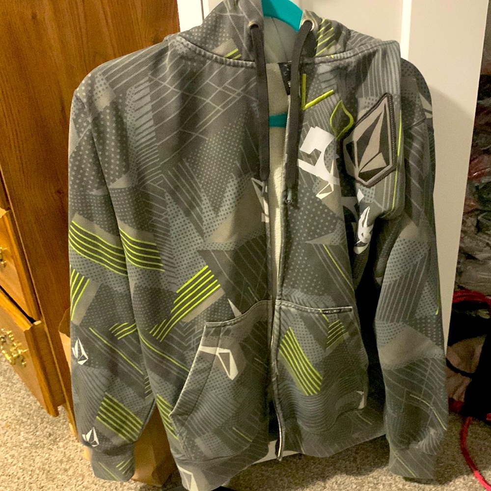 Nice water resistance Volcom hoodie size small .
